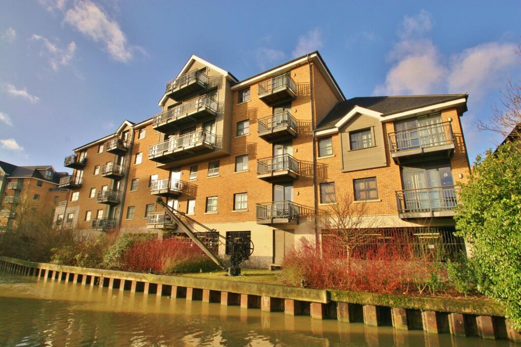 Jackson Wharf beside the River Stort